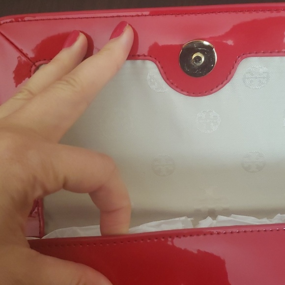 Tory Burch Bombe Clutch